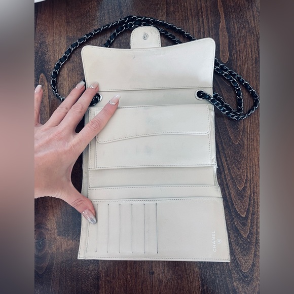 SOLD! Chanel Classic Quilted Patent Leather Wallet on chain, black - Picture 10 of 17